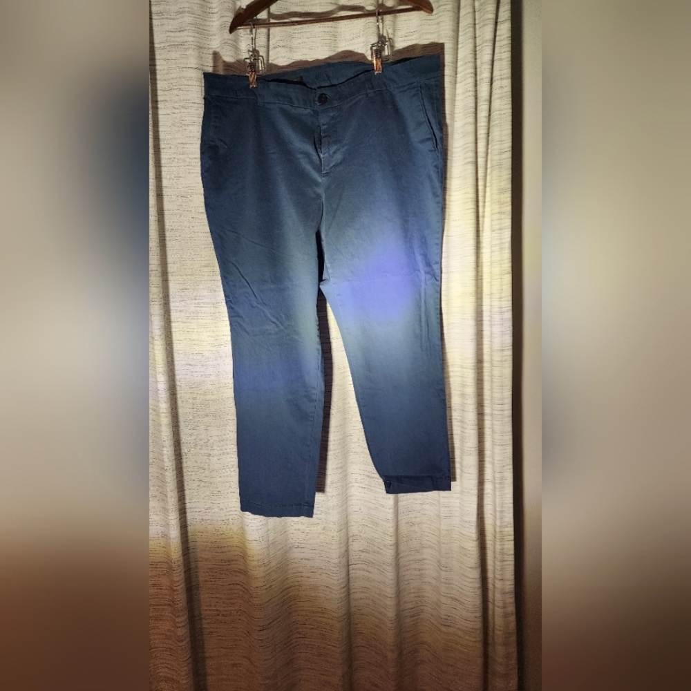 Kut from the Kloth Jillian Straight Leg Pant